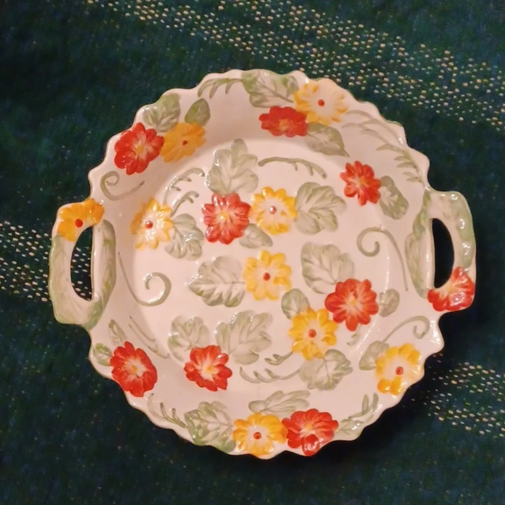 Vintage Temptations by Tara Presentable Ovenware with trivet and stand - Picture 2 of 9